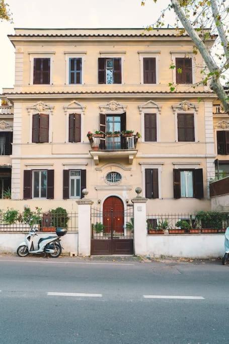 רומא Vaticano/Trastevere Floreal Suite מראה חיצוני תמונה